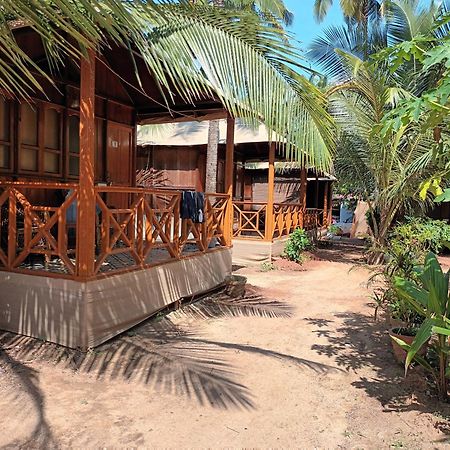 Big Fish Hotell Canacona Eksteriør bilde